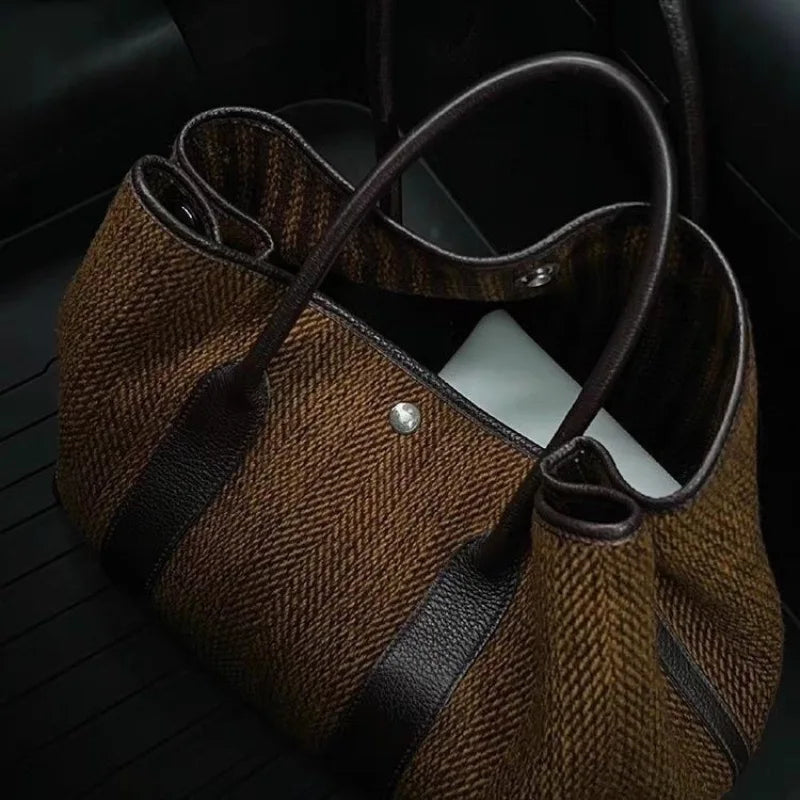 2025 New Women Bag with Fashionable Temperament Single Shoulder Hand-held Large Bags Simple and Versatile Backpacks
