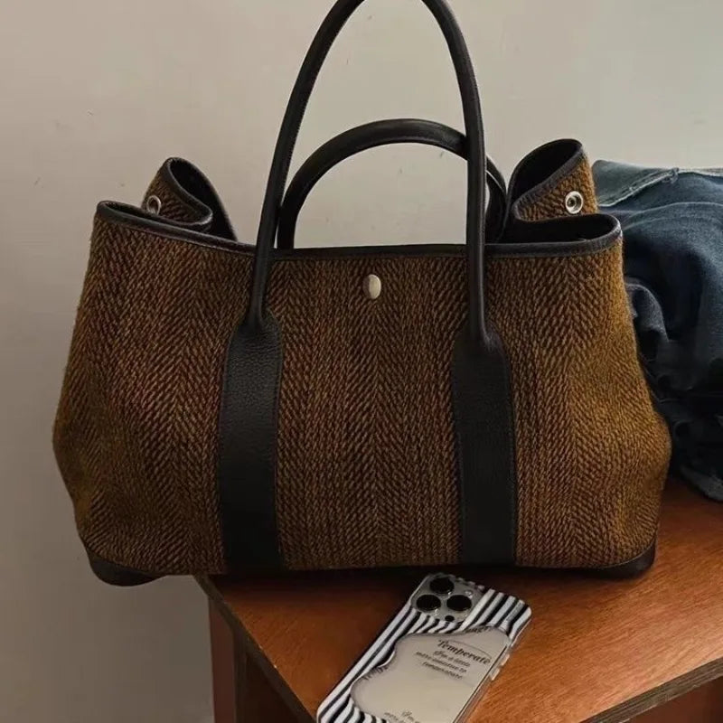 2025 New Women Bag with Fashionable Temperament Single Shoulder Hand-held Large Bags Simple and Versatile Backpacks